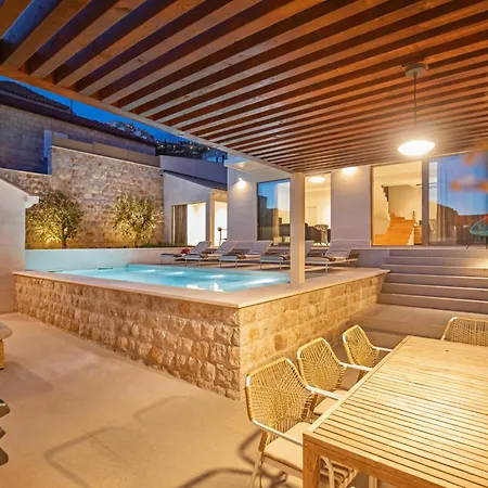 Vila Brand New Carmelita Exclusive With Free Smart Car