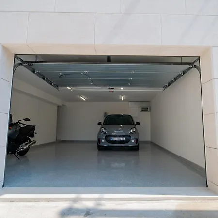 Brand New Carmelita Exclusive With Free Smart Car Villa *